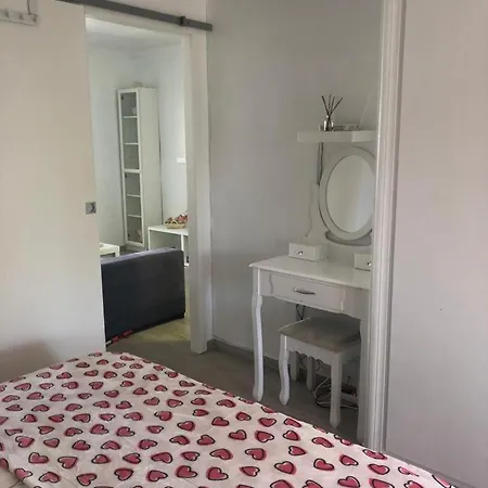 Modern In With Spacious Terrace And 250m From The Lägenhet Torrevieja